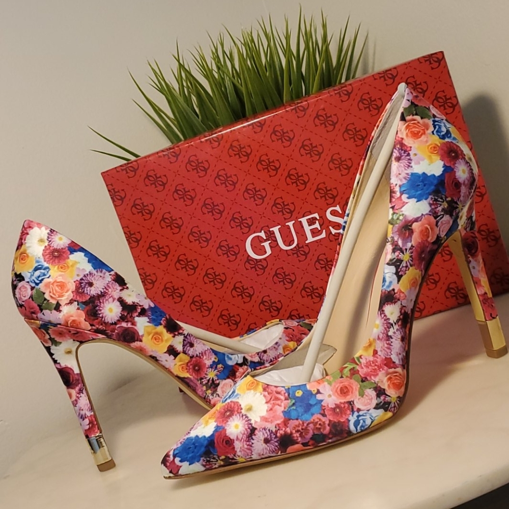 Guess Multi color Floral Pumps